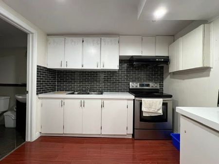 For Lease - 3281 Martins Pine Crescent, Mississauga, Ontario - Photo 4