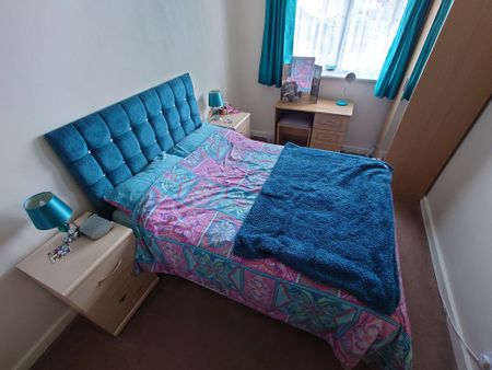 2 bedroom apartment to rent - Photo 4