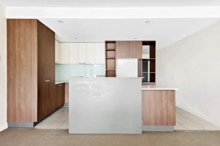 Great 2 Bedroom Apartment Not To Miss! - Photo 3