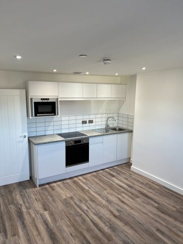 2 Bed Flat, Hampton Lane, BS6 - Photo 2