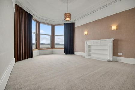 3 bedroom flat to rent - Photo 3