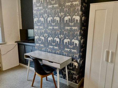 4 bedroom terraced house to rent - Photo 3