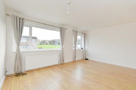 3 bedroom detached house to rent - Photo 3