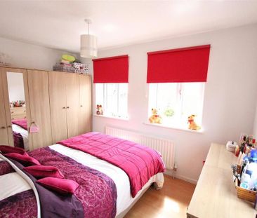 2 bedroom end of terrace house to rent - Photo 4