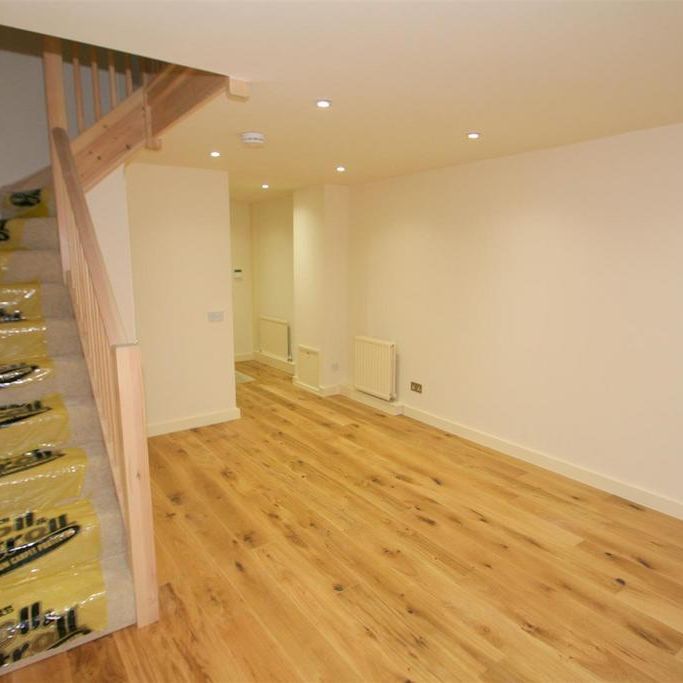 2 bedroom end of terrace house to rent - Photo 1