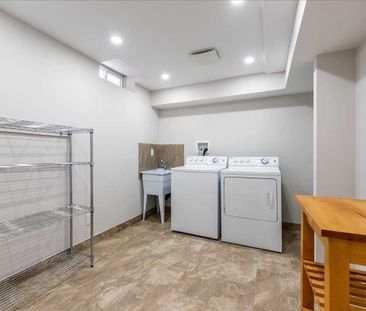 For Lease - 778 Firth Court, Newmarket, Ontario - Photo 2