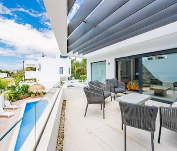 Luxury Villa for rent in San Pedro de Alcántara, Andalusia - Photo 3