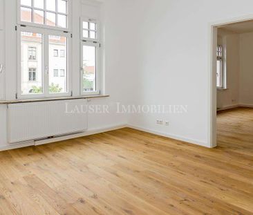 Attraktive Drei-Zimmer-Altbauwohnung mit Balkon in kernsaniertem Haus - Foto 1