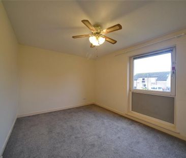 2 bedroom end of terrace house to rent - Photo 3