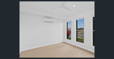 Near New Family Home Surrounded by Fabulous Outdoor Spaces in Harmony Estate. - Photo 4