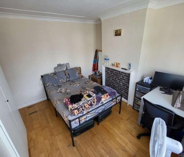4 bedroom terraced house to rent - Photo 3
