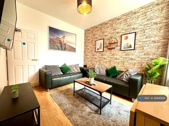 4 bedroom terraced house to rent - Photo 1