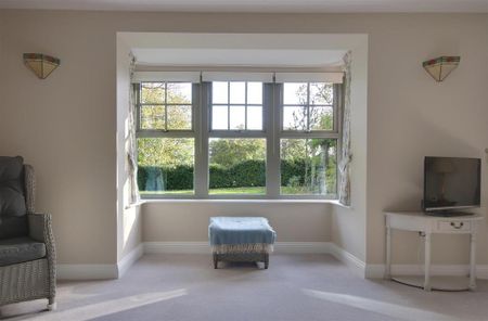 4 bedroom detached house to rent - Photo 3