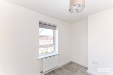 4 bedroom house to rent Tangmere Road, Hailsham, East Sussex, BN27 - Photo 4