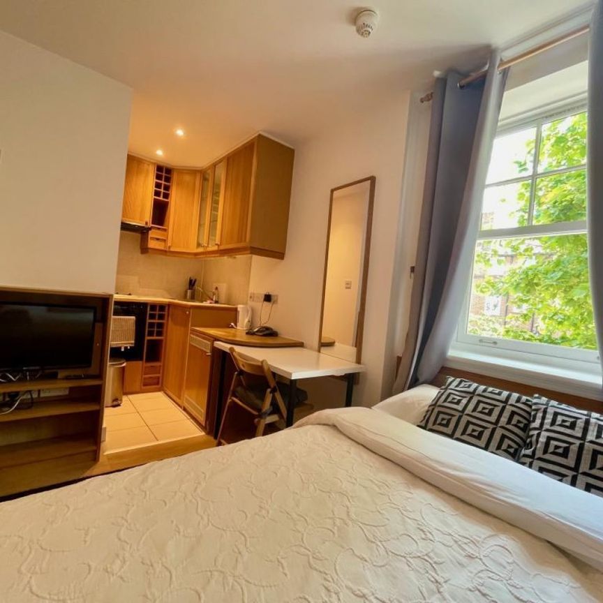 Fulham Palace Road, Fulham, London - Photo 1