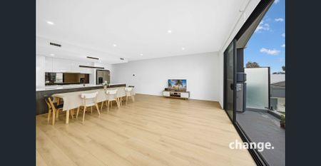 Comfort, Convenience & Contemporary Living - Photo 2