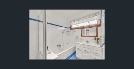 Family Comfort in Prime Glen Waverley Pocket - Photo 3