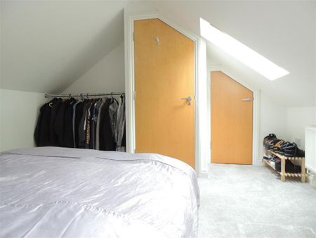 4 bedroom terraced house to rent - Photo 4