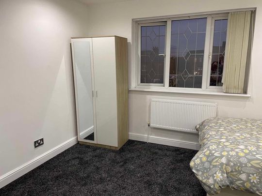 Talbot Street Room 4 - Photo 1