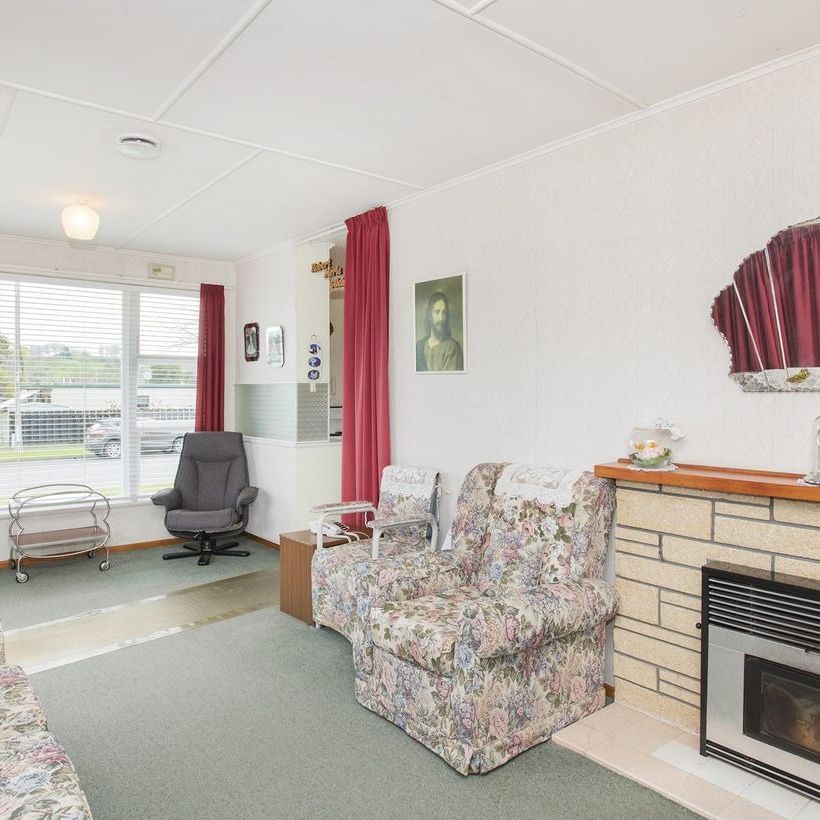 Solid 3 Bedroom - Photo 1