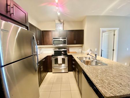 2 bed/2 bath Condo in Glenmore - Photo 3