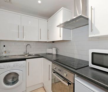 Flat 2, 8 Pitstruan Place, AB10 6PR, Aberdeen - Photo 3