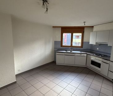 The tranquility of a residential neighborhood near shops - Foto 6