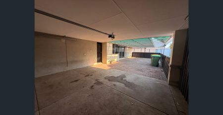 Coastal Comfort and Convenience - Your Secret Harbour Retreat Awaits - Photo 3