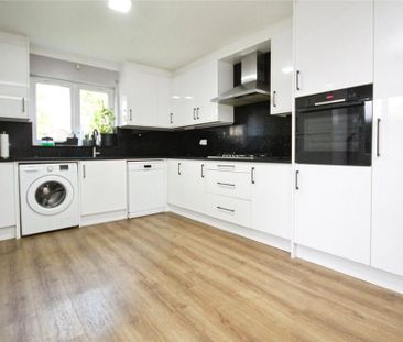 3 bedroom terraced house to rent - Photo 4