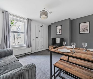 1 bedroom in a house share to rent - Photo 2