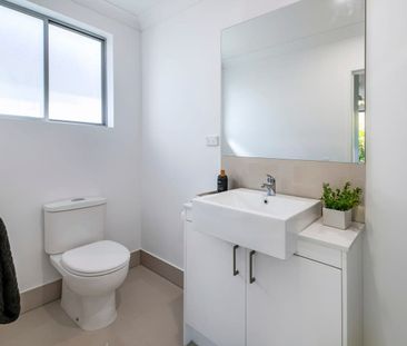 Bright and breezy modern apartment - Photo 3