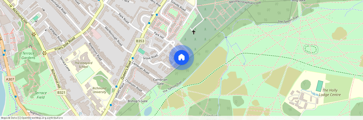 King George Square, Richmond, TW10