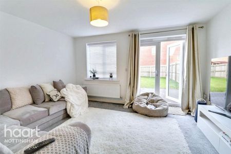 3 bedroom semi-detached house to rent - Photo 2