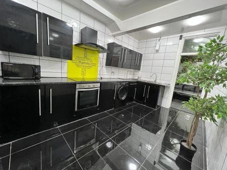 Room in a Shared House, Rusholme, M14 - Photo 3