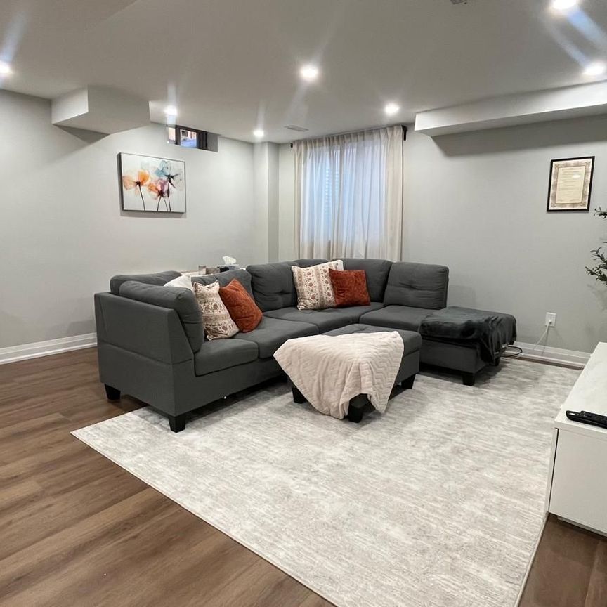 For Lease - 14 Copperhill Heights, Barrie, Ontario - Photo 1