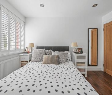 4 bedroom terraced house to rent - Photo 6