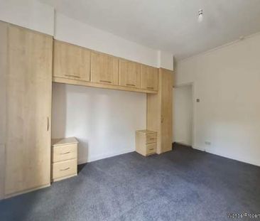 2 bedroom property to rent in Oldham - Photo 4