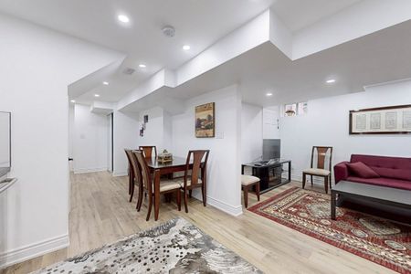 For Lease - 305 Rita's Avenue, Newmarket, Ontario - Photo 2