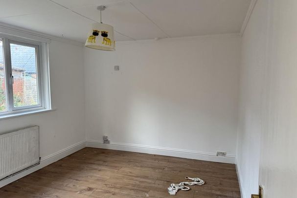 2 bedroom detached bungalow to rent - Photo 1