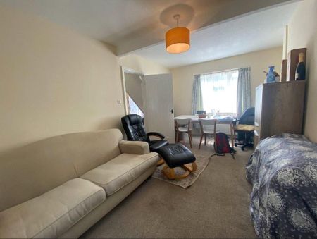 3 bedroom end of terrace house to rent - Photo 3