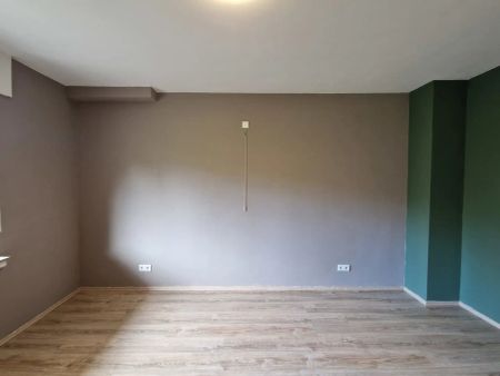 Singles aufgepasst: helle 2-Zimmer-Wohnung mit Einbauküche und Terrasse zu vermieten - Foto 4