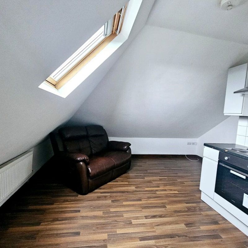 Cedar Road, SOUTHAMPTON - Photo 1