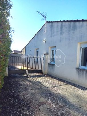 ROGNONAS - Maison de plain pied avec 3 chambres et garage., - Photo 1