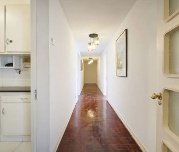 Room in a shared 7-bedroom apartment for rent in Lisbon - Foto 6