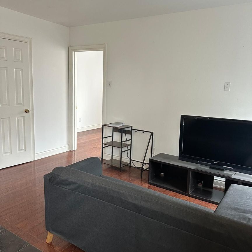 For Lease - 965 Bloor Street Unit# 4, Toronto, Ontario - Photo 1
