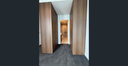 Luxury Living 21st floor - Photo 4