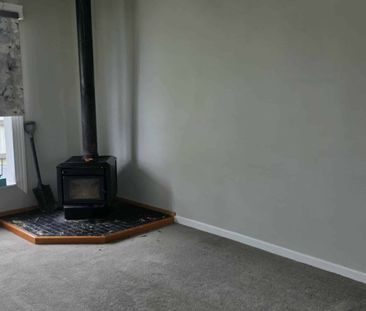 Spacious Family Home - Photo 3