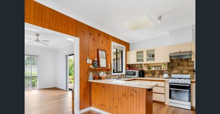 Charming & Low-Maintenance Living in a Peaceful Location – Perfect Family Home! - Photo 5