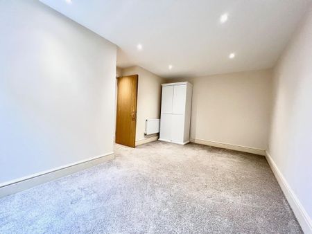 3 bedroom apartment to rent - Photo 3