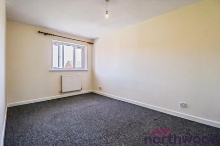 4 bedroom detached house to rent - Photo 4